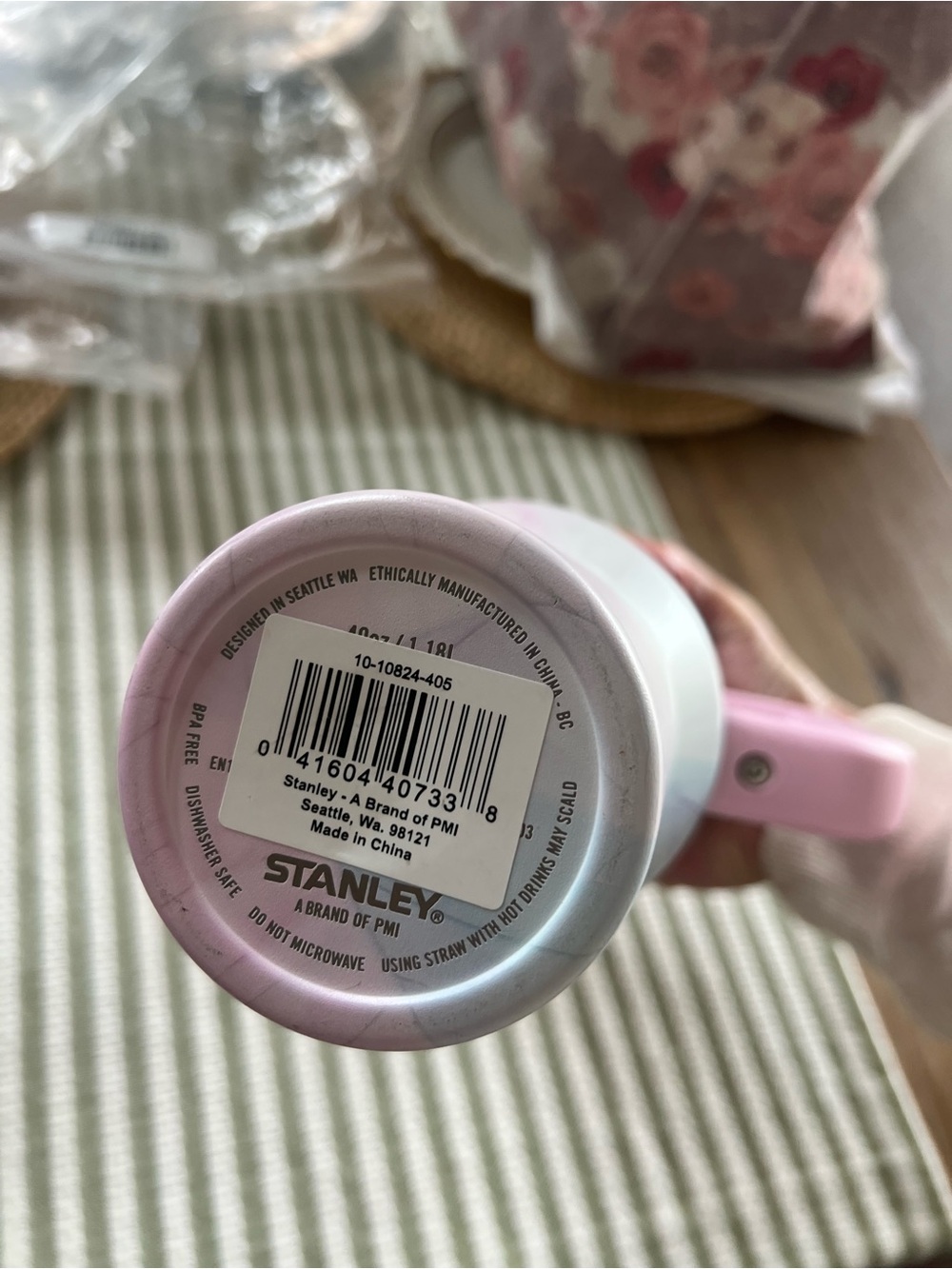 Stanley Pink Marble Travel Tumbler with Handle - Picture 4 of 4